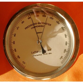 Pr&auml;zisions-Barometer Kompensiert 916-1084 mbar abs.