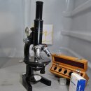 gebrauchtes Armee-Mikroskop aus Apothekenaufl&ouml;sung Ernst Leitz HO